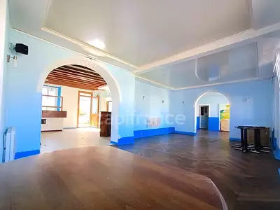 Maison, 370 m²