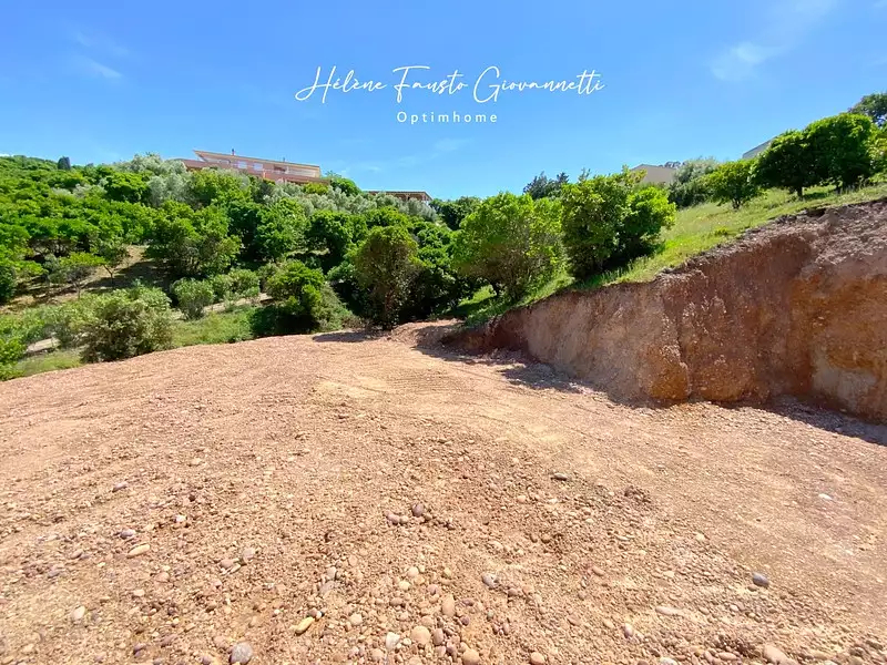 Terrain, 4 440 m²