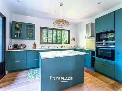 Maison, 278 m²