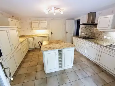 Maison, 240 m²