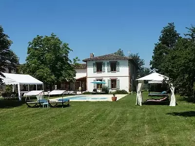 Maison, 825 m²