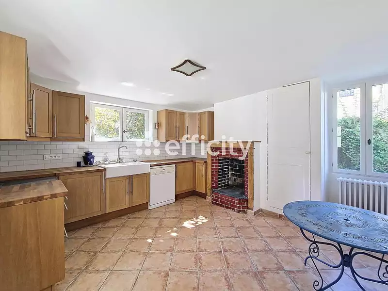 Maison, 220 m²