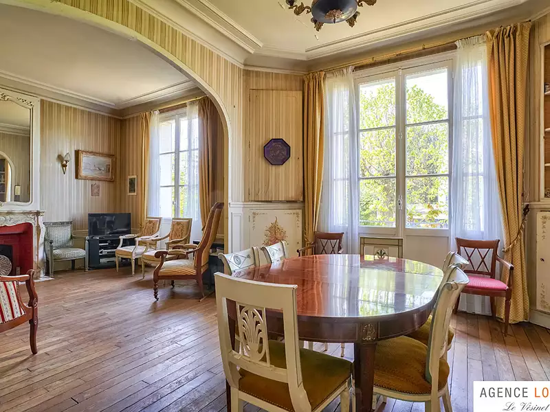 Maison, 210 m²