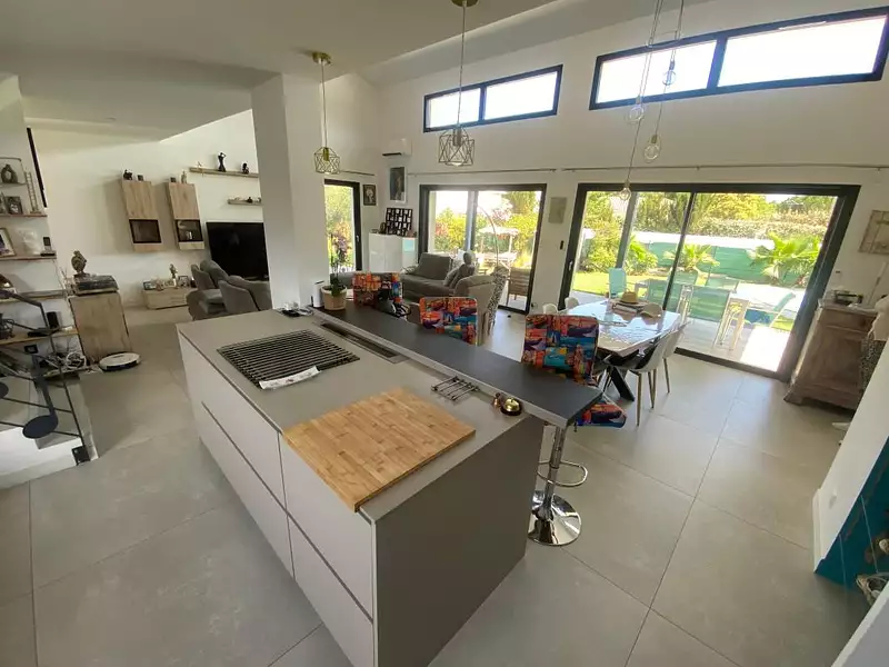 Maison, 215 m²