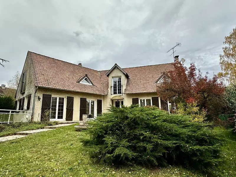 Maison, 240 m²