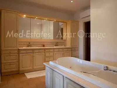 Maison, 565 m²