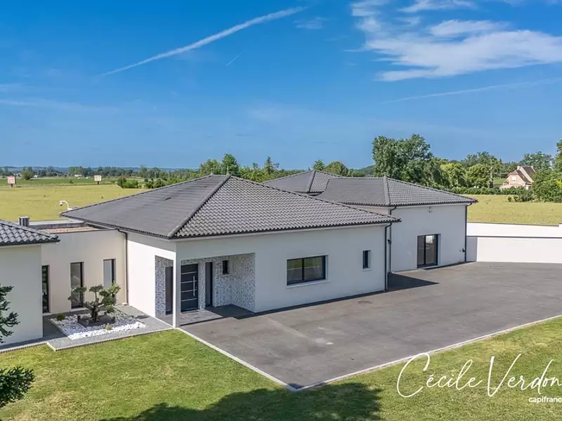 Maison, 281 m²