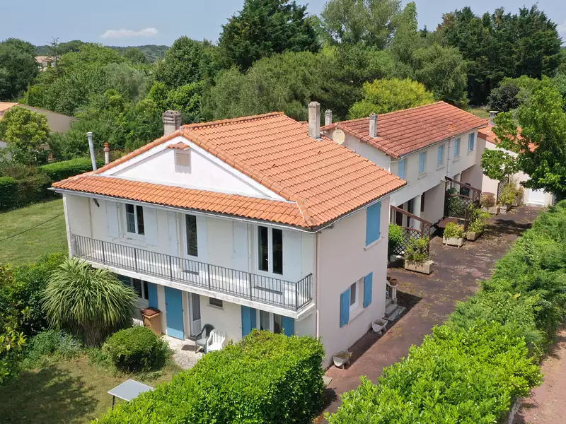 Maison, 385 m²