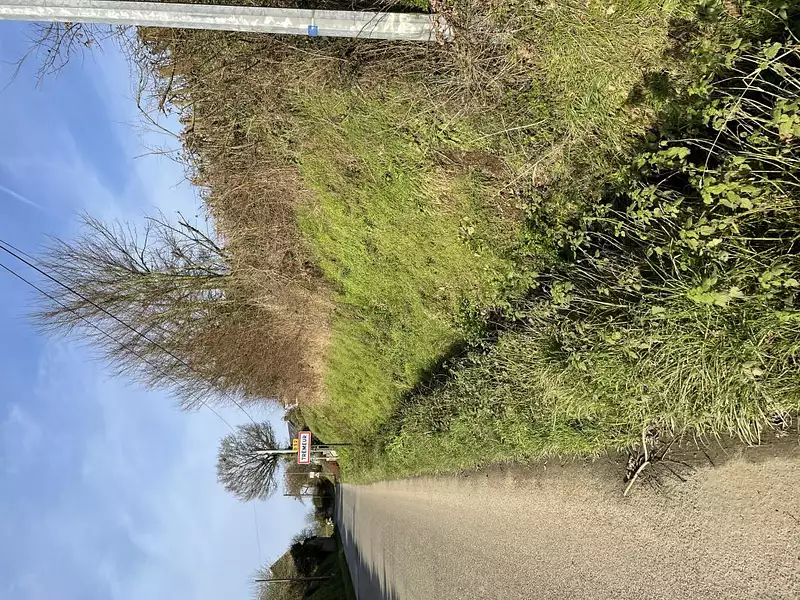 Terrain, 700 m²