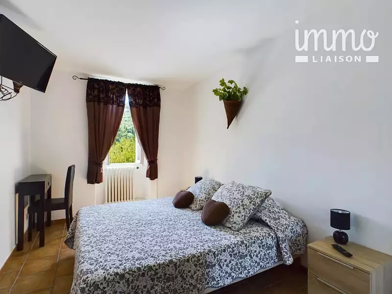 Maison, 1 413 m²