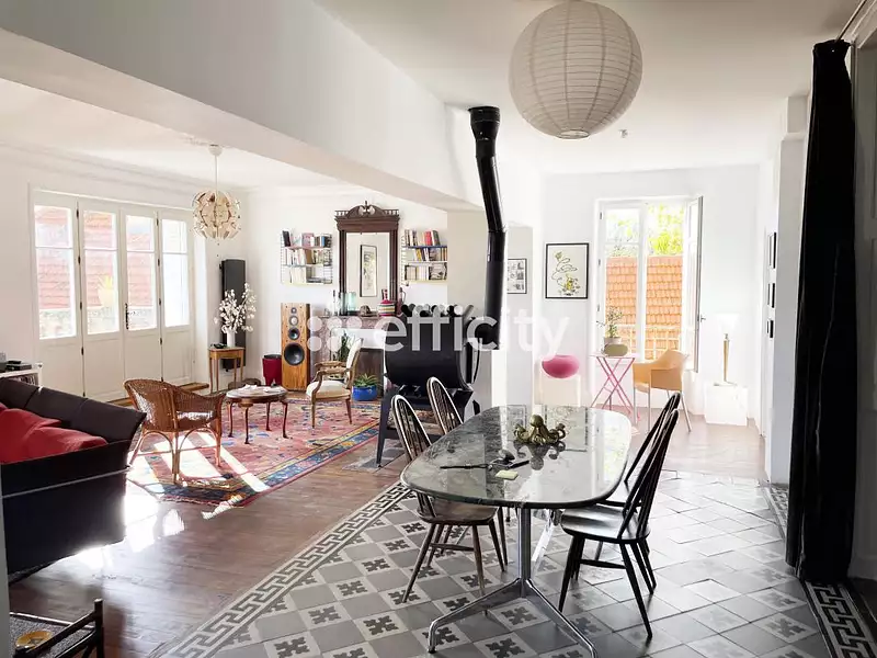 Maison, 274 m²