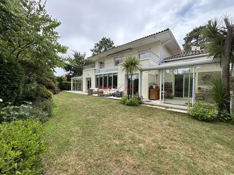 Maison, 222 m²