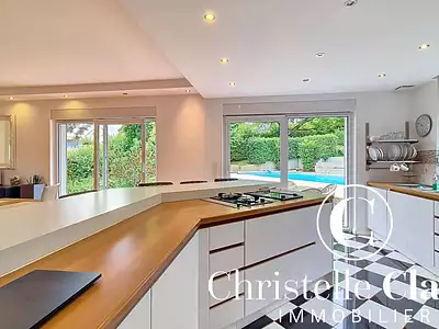 Maison, 270 m²