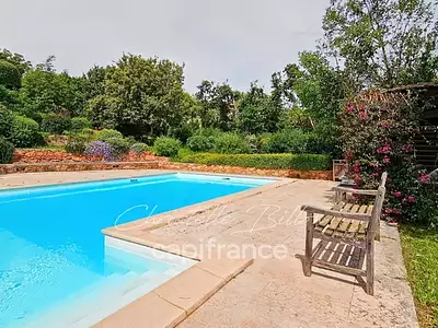 Maison, 215 m²