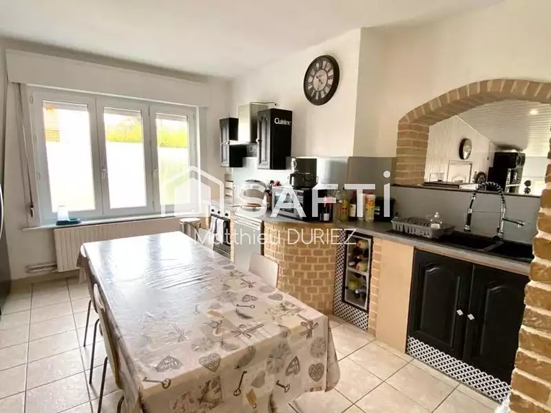 Maison, 210 m²