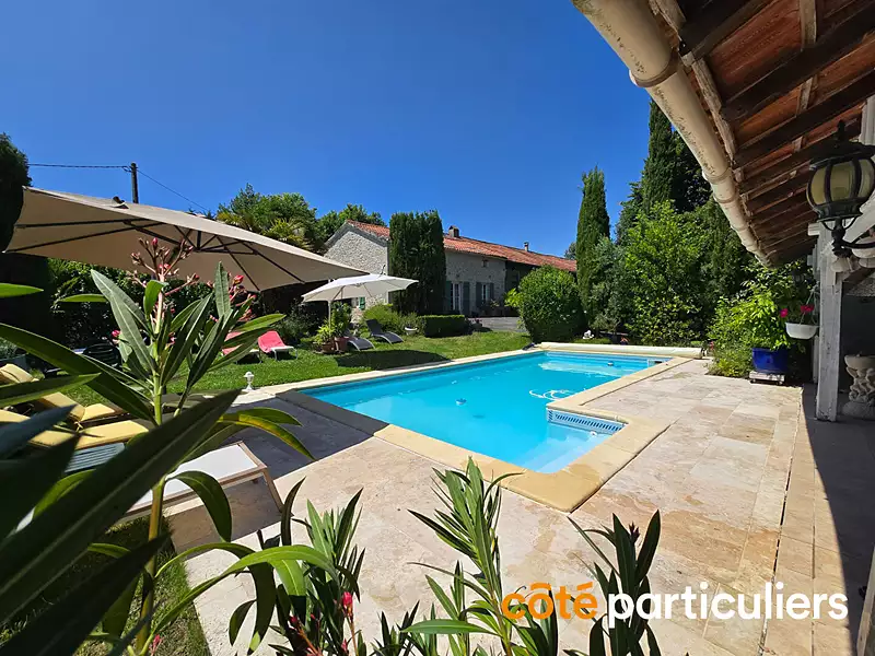 Maison, 219 m²