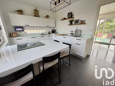 Maison, 204 m²