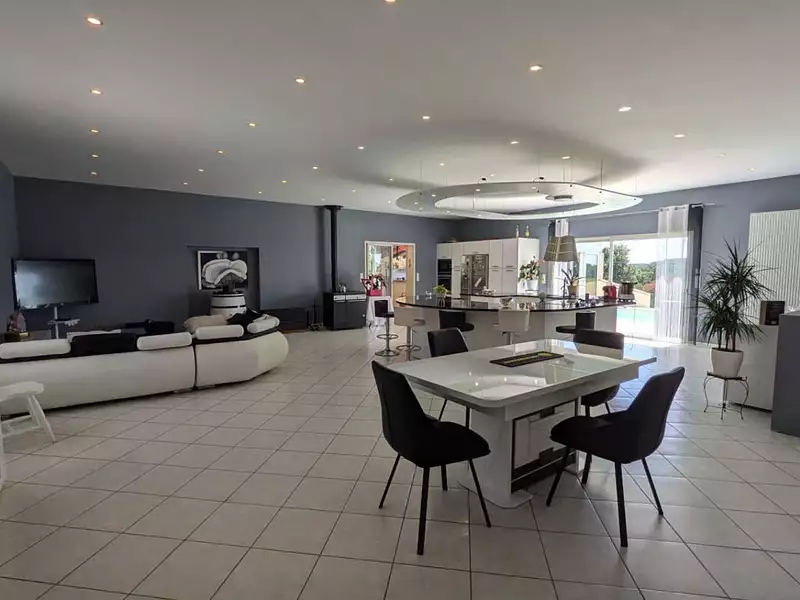 Maison, 350 m²