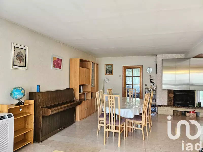 Maison, 235 m²