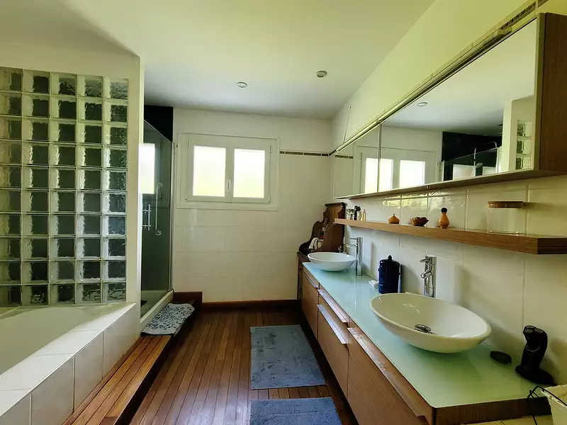 Maison, 218 m²