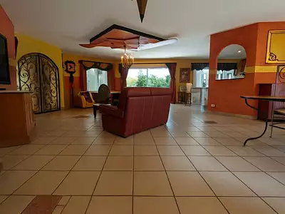 Maison, 243 m²