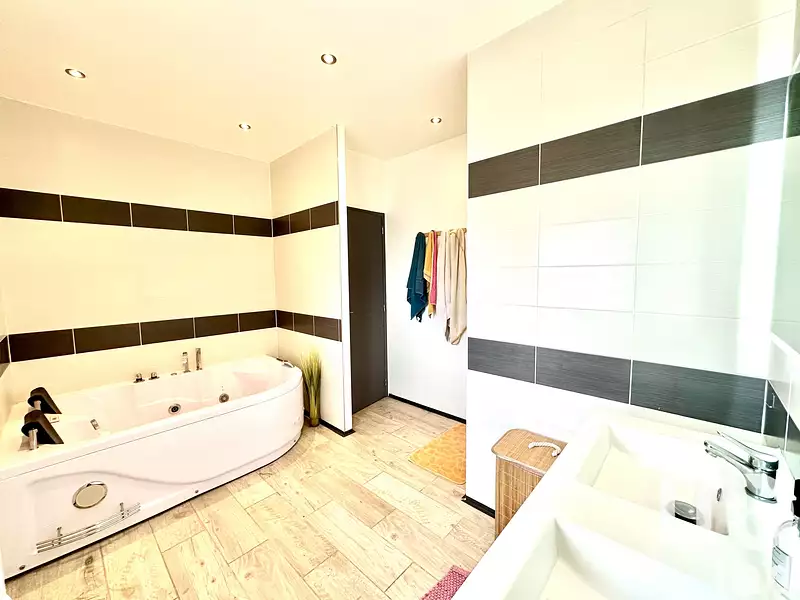 Maison, 160 m²