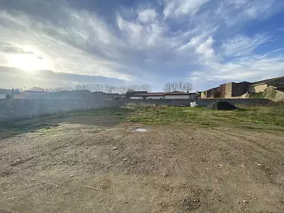 Terrain, 819 m²