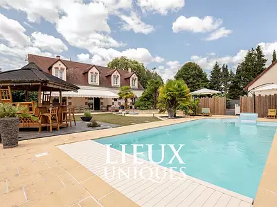 Maison, 240 m²