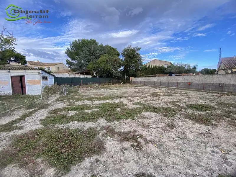 Terrain, 673 m²