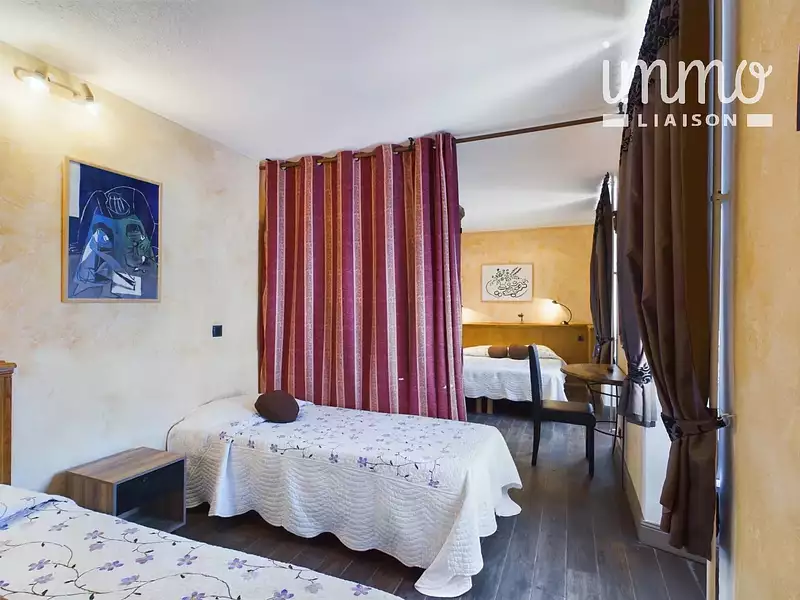 Maison, 1 413 m²