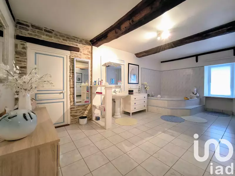 Maison, 196 m²