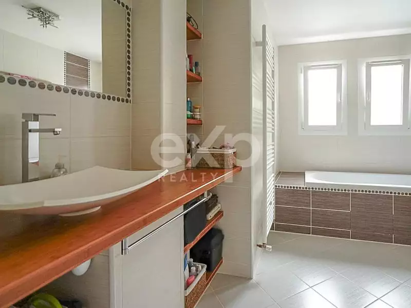 Maison, 161 m²