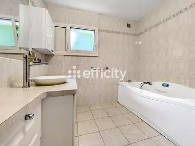 Maison, 205 m²