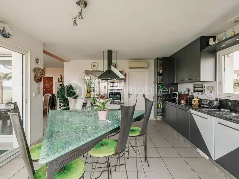 Maison, 164 m²