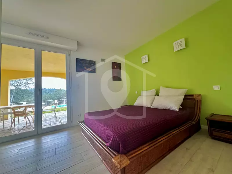 Maison, 326 m²
