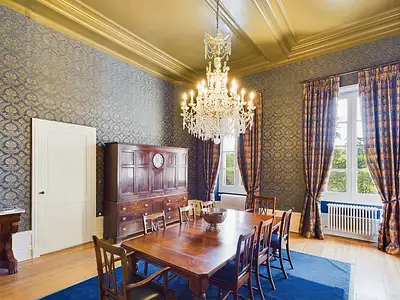 Maison, 1 100 m²
