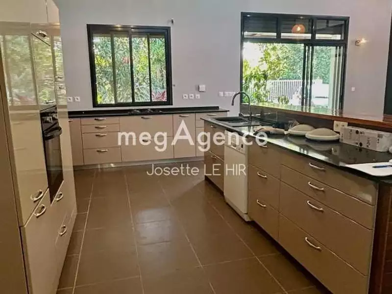 Maison, 174 m²