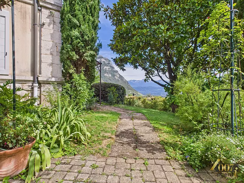 Maison, 244 m²