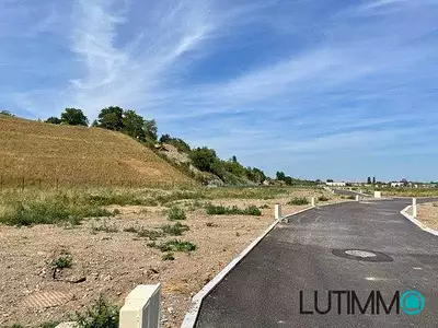 Terrain, 324 m²