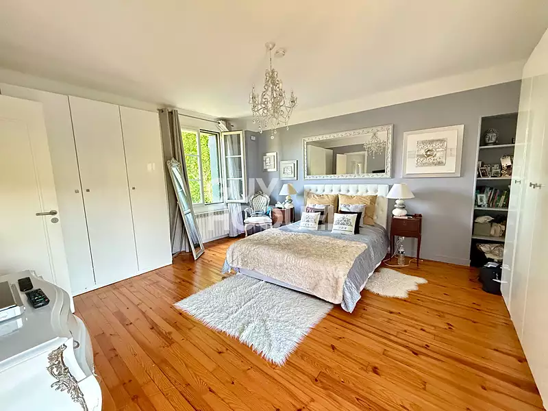 Maison, 245 m²