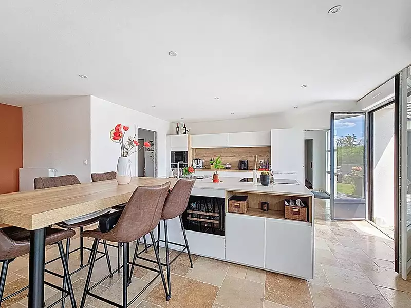 Maison, 260 m²