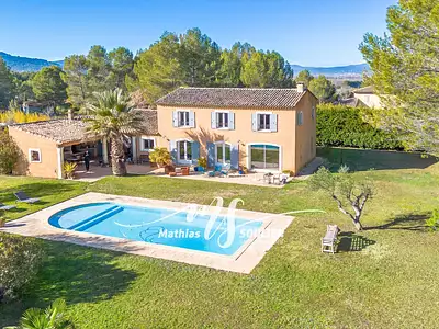 Maison, 224 m²
