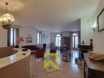 Maison, 194 m²