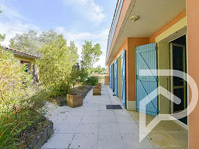 Maison, 242 m²