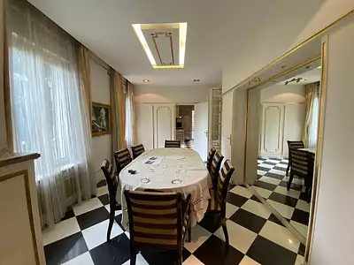 Maison, 250 m²