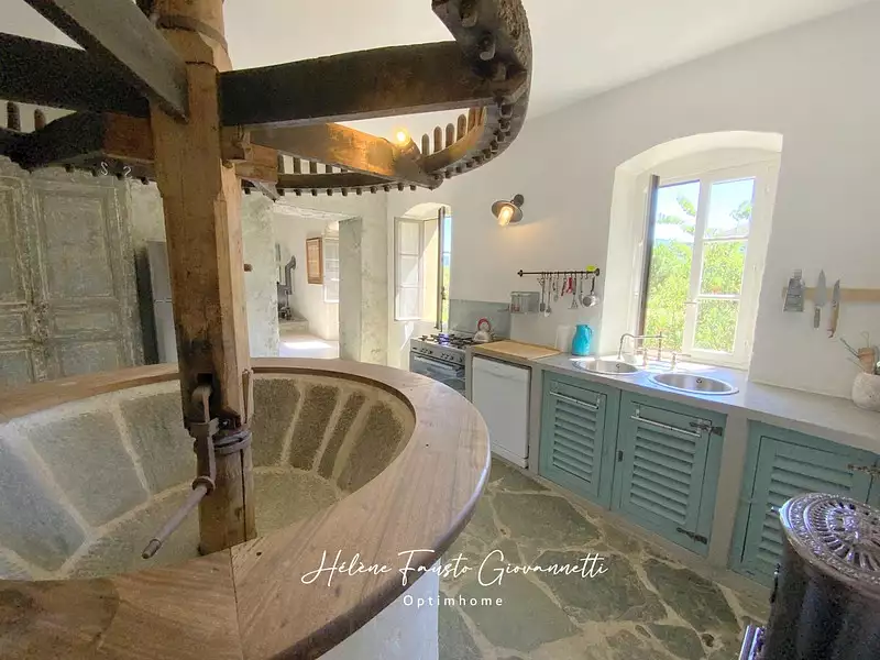 Maison, 235 m²