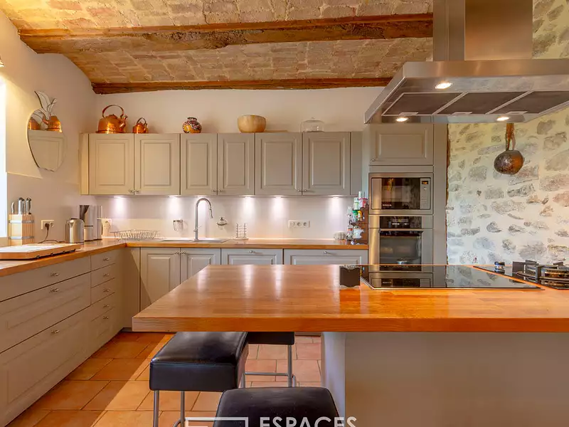 Maison, 280 m²
