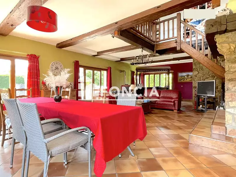 Maison, 240 m²