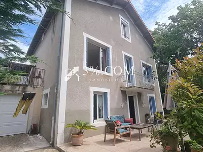 Maison, 240 m²