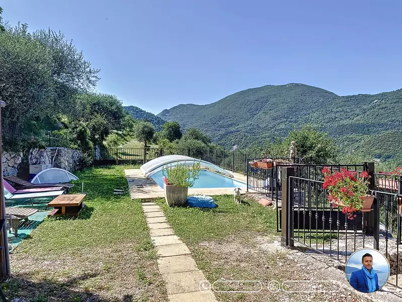 Maison, 232 m²